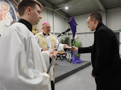 /A/2025/4/C/Biskup Gorski susreo se s katekumenima i odraslim pripravnicima za sakramente kršćanske inicijacije (29).JPG