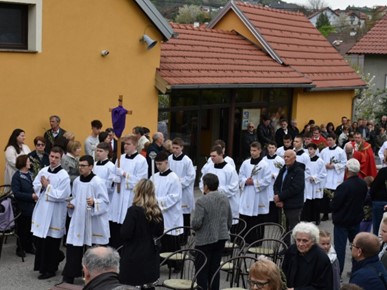 /A/2025/4/C/Šalatski sjemeništarci proslavili Cvjetnicu u zagrebačkim Bešićima (11).jpg