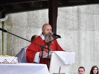 /A/2025/4/C/Šalatski sjemeništarci proslavili Cvjetnicu u zagrebačkim Bešićima (8).jpg