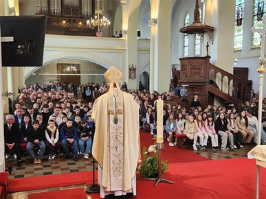 /A/2025/4/D/Biskup Gorski predvodio misno slavlje Nedjelje uskrsnuća Gospodnjega u Krapini (2).jpg