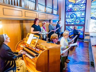 /A/2025/4/E/250423-PapaFranjoSente (24).jpg