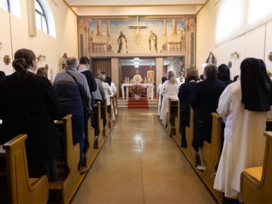 /A/2025/4/E/Nadbiskup Kutleša predvodio misno slavlje na blagdan bl. Ozane Kotorske u Trnju (4).jpg