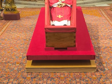 /A/2025/4/E/Tijelo preminulog pape Franje u Bazilici sv. Petra (2).jpeg