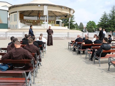 /A/2025/4/F/Duhovno-studijsko putovanje polaznika Đakonske pastoralne godine u Bosnu i Hercegovinu (9).JPG