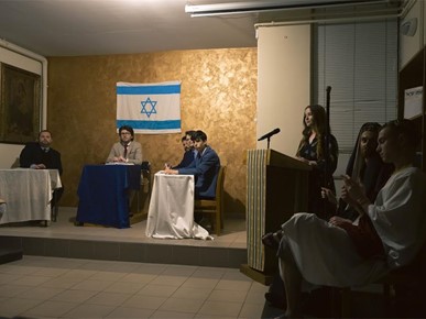 /A/2025/4/F/Mladi u Utrinama odigrali predstavu Suđenje Isusu (2).JPG