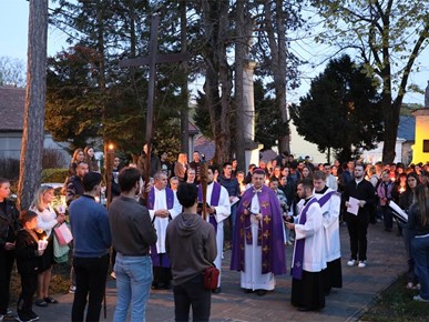 /A/2025/4/Križni put za mlade na Ksaveru/250411 Križni put za mlade na Ksaveru (1).JPG