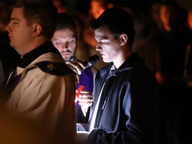 /A/2025/4/Križni put za mlade na Ksaveru/250411 Križni put za mlade na Ksaveru (11).JPG