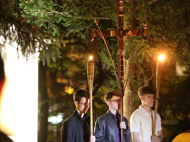 /A/2025/4/Križni put za mlade na Ksaveru/250411 Križni put za mlade na Ksaveru (20).JPG