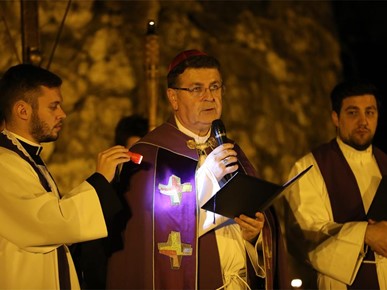 /A/2025/4/Križni put za mlade na Ksaveru/250411 Križni put za mlade na Ksaveru (26).JPG