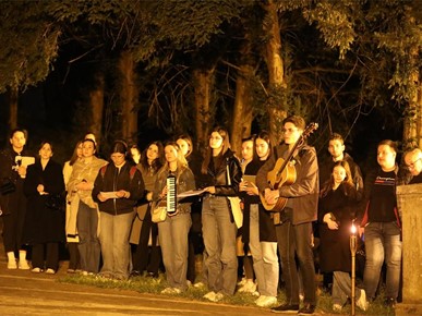 /A/2025/4/Križni put za mlade na Ksaveru/250411 Križni put za mlade na Ksaveru (30).JPG