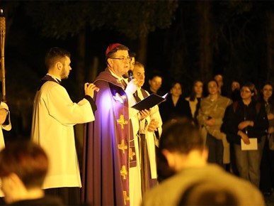 /A/2025/4/Križni put za mlade na Ksaveru/250411 Križni put za mlade na Ksaveru (31).JPG