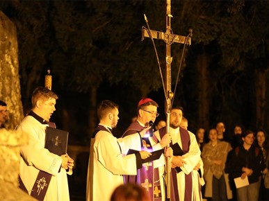 /A/2025/4/Križni put za mlade na Ksaveru/250411 Križni put za mlade na Ksaveru (32).JPG