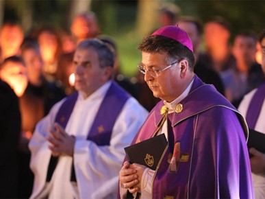 /A/2025/4/Križni put za mlade na Ksaveru/250411 Križni put za mlade na Ksaveru (5).JPG