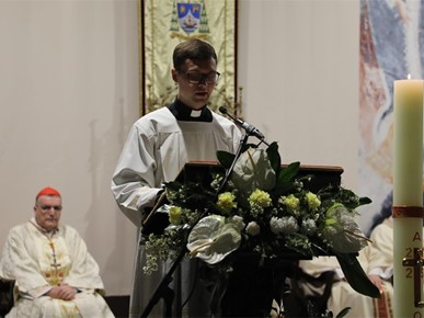 /A/2025/4/Vazmeno bdjenje - Velika subota/Nadbiskup Kutleša predvodio Vazmeno bdjenje (11).JPG