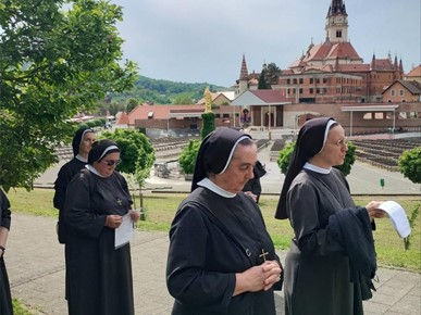 /A/2025/5/A/Generacijski susret Milosrdnih sestara sv. Križa (2).jpg