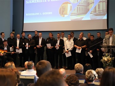 /A/2025/5/A/​Susret obitelji bogoslova u Nadbiskupskom bogoslovnom sjemeništu u Zagrebu (3).JPG