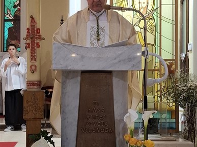 /A/2025/5/B/Biskup Šaško u Maksimiru predvodio misno slavlje za žrtve partizansko-komunističkog nasilja (2).jpg