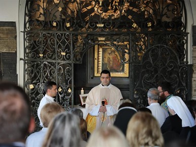 /A/2025/5/D/Jutarnja misa - Kamenita vrata (1).JPG