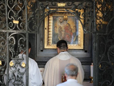 /A/2025/5/D/Jutarnja misa - Kamenita vrata (9).JPG