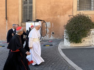 /A/2025/5/HABEMUS PAPAM/prvi susret pape Lava XIV s kardinalima (2).jpeg