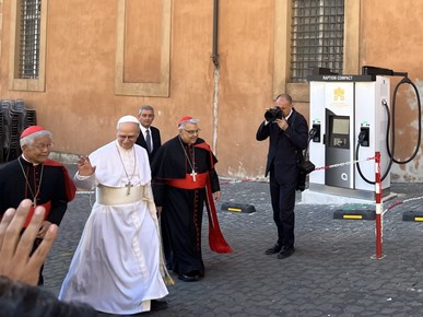 /A/2025/5/HABEMUS PAPAM/prvi susret pape Lava XIV s kardinalima (3).jpeg