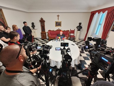 /A/2025/5/HABEMUS PAPAM/​Izjava kardinala Bozanića za hrvatske medije nakon izbora novog pape Lava XIV (1).jpeg