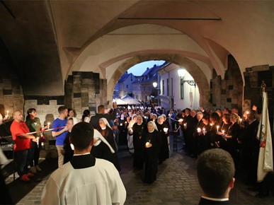 /A/2025/5/Majka Božja od Kamenitih vrata/250531 procesija (12).JPG