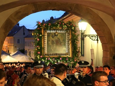 /A/2025/5/Majka Božja od Kamenitih vrata/250531 procesija (13).JPG