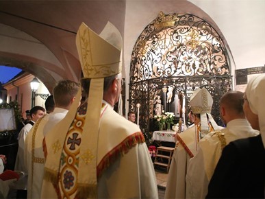 /A/2025/5/Majka Božja od Kamenitih vrata/250531 procesija (17).JPG