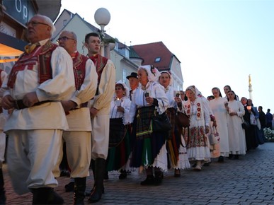 /A/2025/5/Majka Božja od Kamenitih vrata/250531 procesija (4).JPG