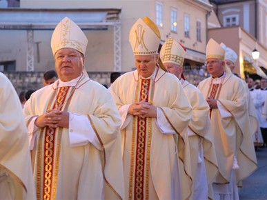 /A/2025/5/Majka Božja od Kamenitih vrata/250531 procesija (6).JPG