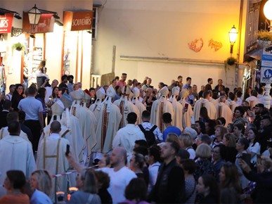 /A/2025/5/Majka Božja od Kamenitih vrata/250531 procesija_ (10).JPG