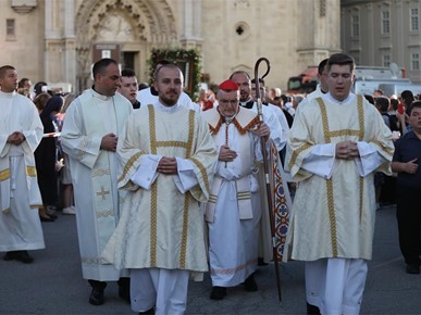 /A/2025/5/Majka Božja od Kamenitih vrata/250531 procesija_ (2).JPG