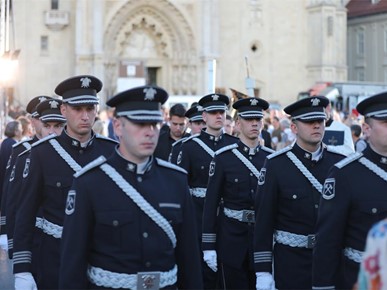 /A/2025/5/Majka Božja od Kamenitih vrata/250531 procesija_ (4).JPG