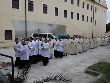 /A/2025/5/Susret - redovnici i proprefekt/250528 misa (4).JPG