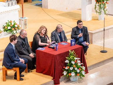 /A/2025/6/A/Predstavljena prva zbirka pjesama mons. Antuna Sentea (5).jpg