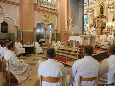 /A/2025/6/C/Slavlje primanja među kandidate Zagrebačke nadbiskupije za sveti red aspiranata za trajni đakonat (4).jpg