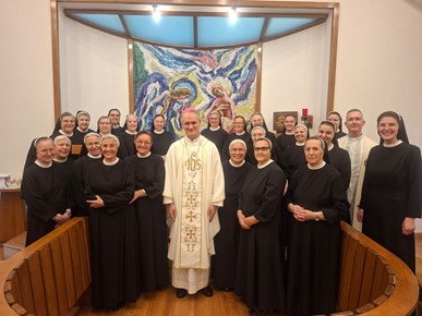 /A/2025/6/D/Susret nadbiskupa Dražena Kutleše sa školskim sestrama franjevkama Krista Kralja Bosansko-hrvatske provincije Prečistog srca Marijina (1).jpg