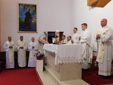 /A/2025/6/Mladomisnici/Zagrebački mladomisnici posjetili karmelićanke u Brezovici (3).jpg