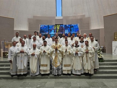 /A/2025/7/B/Mlada misa don Frane Bešlića u Sesvetskoj Sopnici (3).jpg