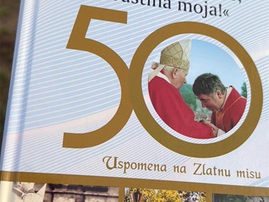 /A/2025/7/B/Predstavljena knjiga mons. Batelje Ti si, Gospodine, baština moja! (1).jpg