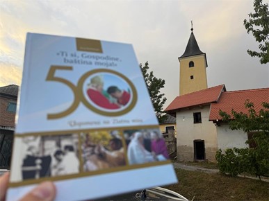 /A/2025/7/B/Predstavljena knjiga mons. Batelje Ti si, Gospodine, baština moja! (8).jpg