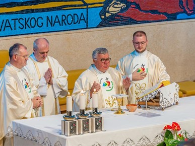 /A/2025/7/C/Svjedočanstvo zlatomisnika vlč. Josipa Bana u Nacionalnom svetištu sv. Josipa u Karlovcu (3).jpg