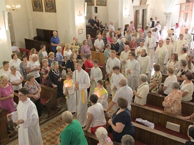 /A/2025/8/A/Proslavljena 350. obljetnica izgradnje župne crkve u Samoboru i održana zahvalna procesija za 300 godina hodošašća Majci Božjoj Bistričkoj (8).jpg