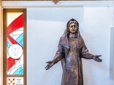 /A/2025/8/A/Proslavljena misa za Domovinu u Nacionalnom svetištu sv. Josipa u Karlovcu (10).jpg