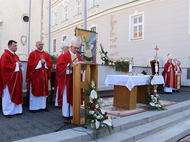 /A/2025/8/B/Nadbiskup Kutleša predvodio misno slavlje svekovine sv. Lovre u Požegi (15).jpg