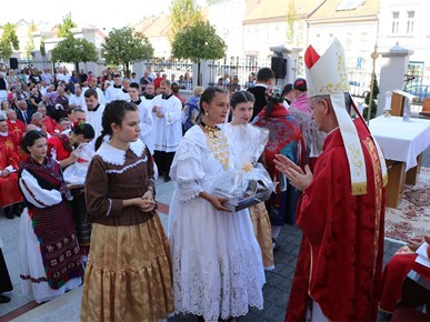 /A/2025/8/B/Nadbiskup Kutleša predvodio misno slavlje svekovine sv. Lovre u Požegi (20).jpg