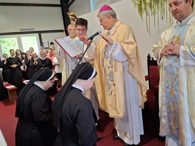 /A/2025/8/B/Polaganje doživotnih zavjeta i proslava jubileja sestara Družbe Kćeri Božjeg milosrđa (10).jpg