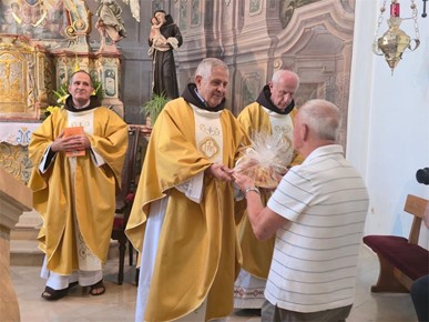 /A/2025/8/B/Proslava blagdana Velike Gospe i zlatna misa fra Vjenceslava Janjića u Samoboru (14).JPG