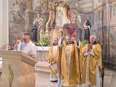 /A/2025/8/B/Proslava blagdana Velike Gospe i zlatna misa fra Vjenceslava Janjića u Samoboru (5).JPG